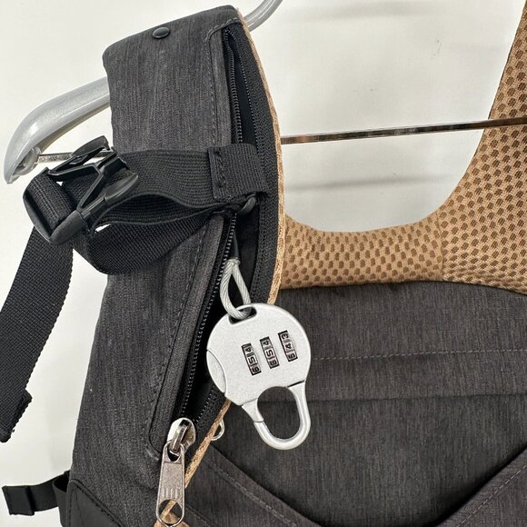 Konzu Smart Backpack - RFID Protection, Anti-Theft Locks, TSA-Approved - NWT - Picture 12 of 16